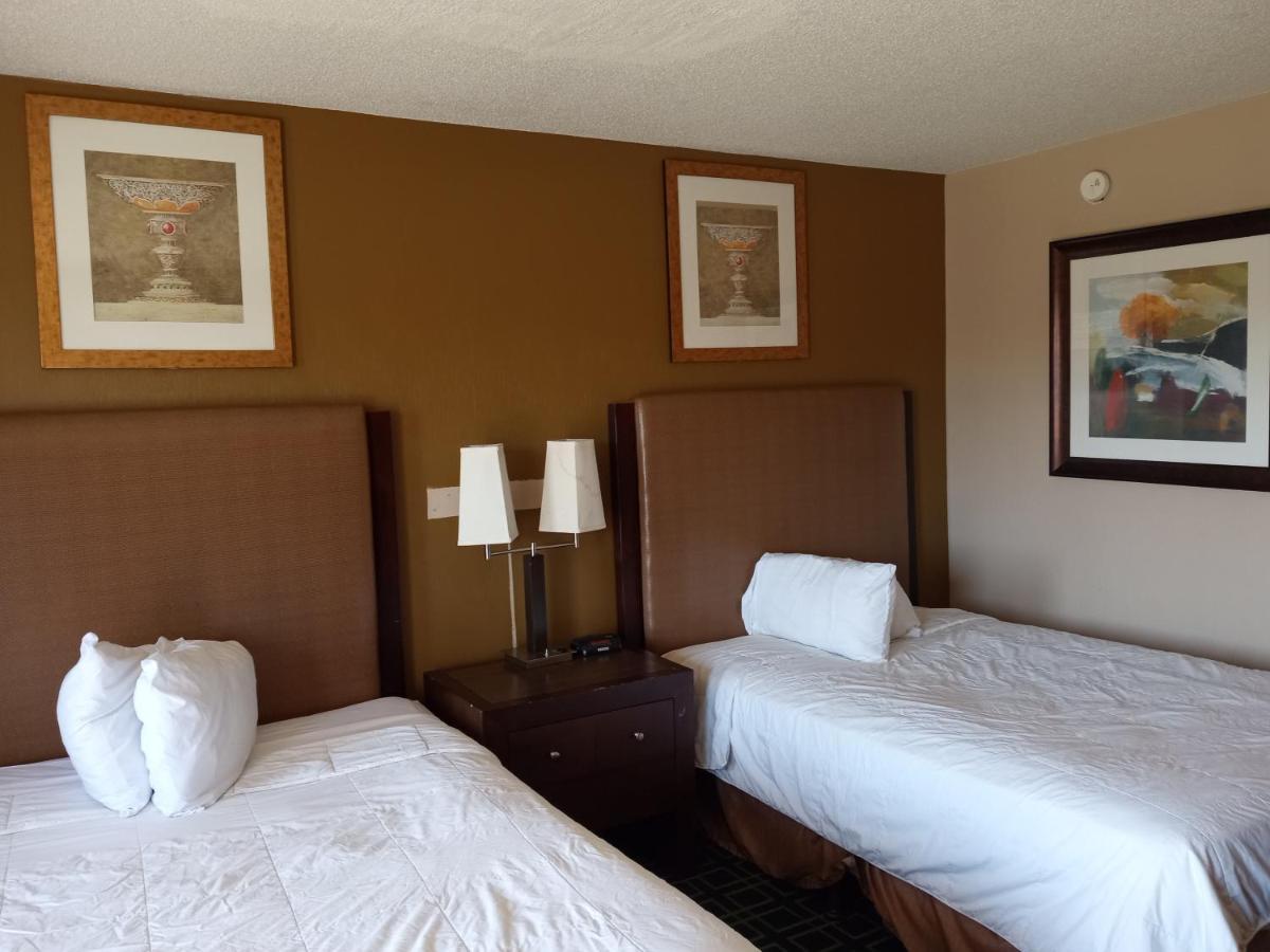 Hilltop Inn Pittsburgh Crafton Extérieur photo
