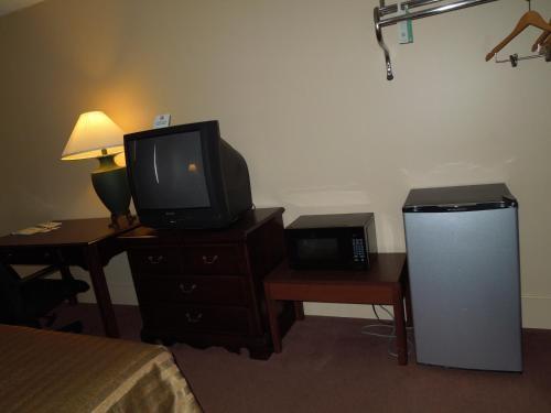 Hilltop Inn Pittsburgh Crafton Extérieur photo