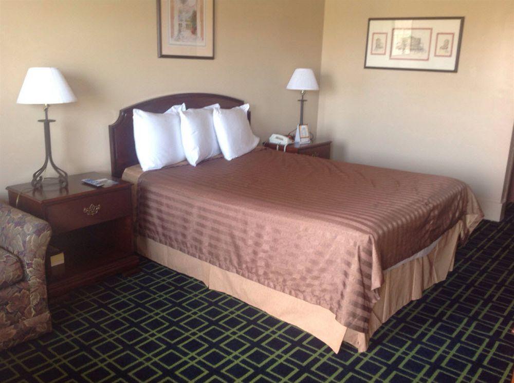 Hilltop Inn Pittsburgh Crafton Extérieur photo