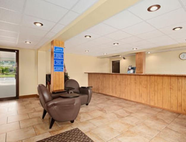 Hilltop Inn Pittsburgh Crafton Extérieur photo